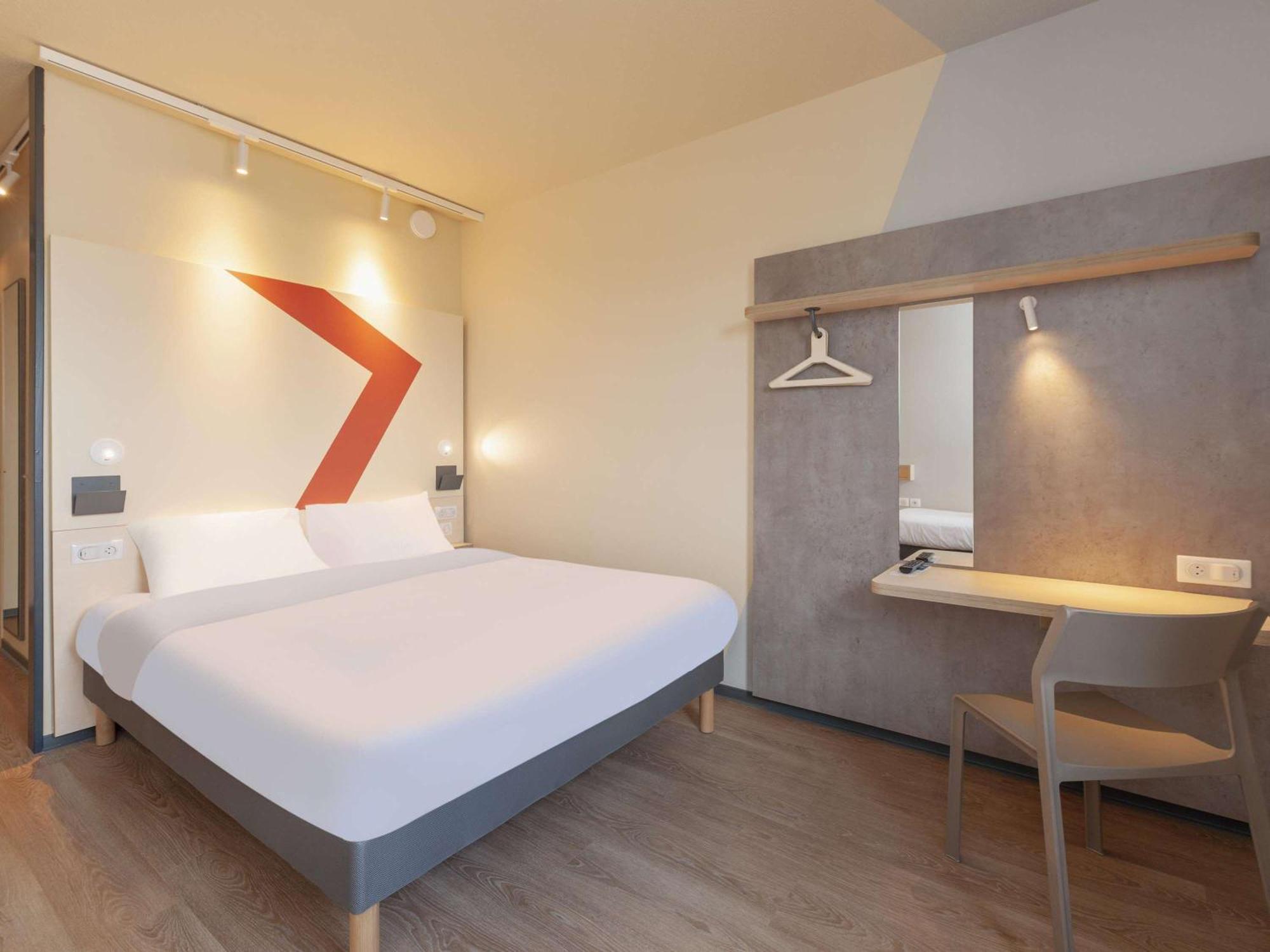 Ibis Budget Mont De Marsan Экстерьер фото